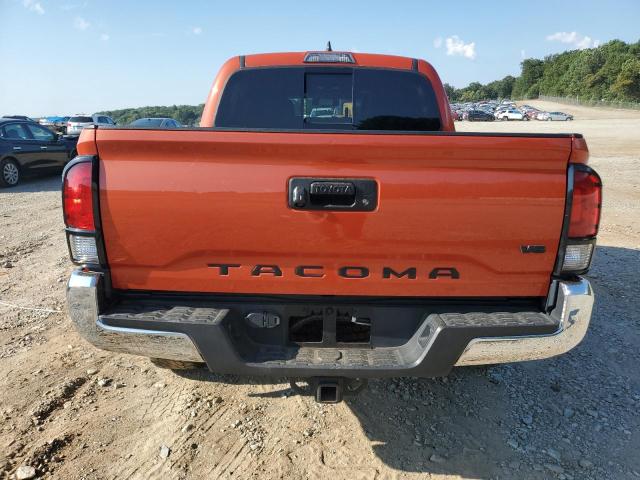 5TFAZ5CNXHX024078 - 2017 TOYOTA TACOMA DOUBLE CAB ORANGE photo 6