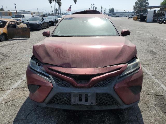 4T1B11HK0JU594306 - 2018 TOYOTA CAMRY L RED photo 5