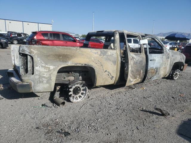 1GCHK236X8F220148 - 2008 CHEVROLET SILVERADO K2500 HEAVY DUTY WHITE photo 3