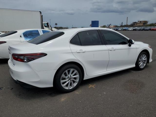 4T1C11AK8NU636161 - 2022 TOYOTA CAMRY LE 白色 照片 3