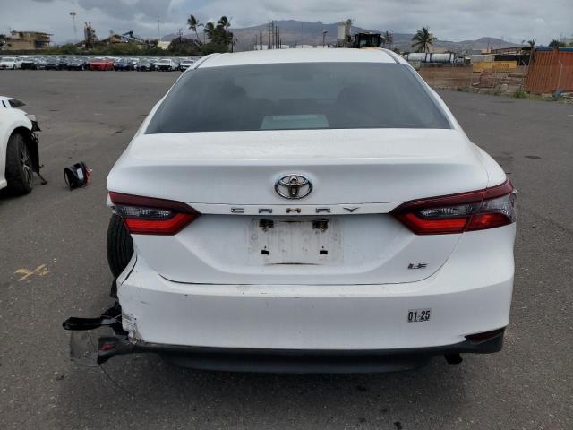 4T1C11AK8NU636161 - 2022 TOYOTA CAMRY LE 白色 照片 6