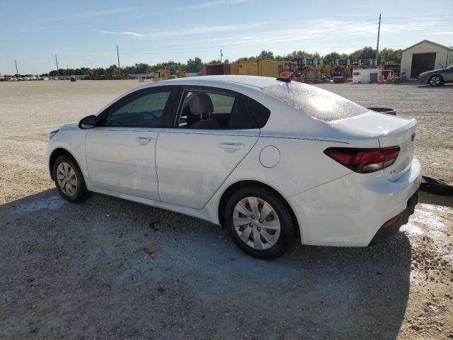 3KPA24AB2JE127251 - 2018 KIA RIO LX WHITE photo 2