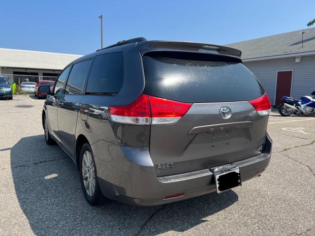 5TDJK3DC7BS019987 - 2011 TOYOTA SIENNA LE GRAY photo 3