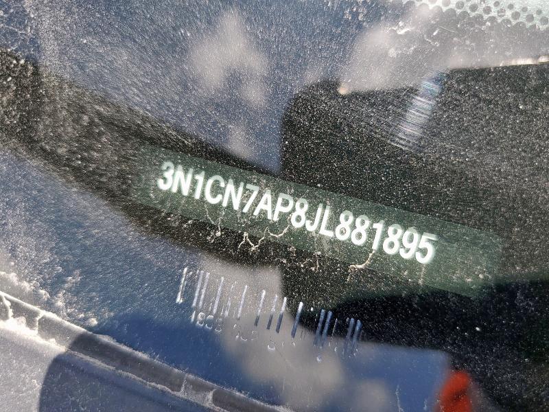 3N1CN7AP8JL881895 - 2018 NISSAN VERSA S ნაცრისფერი ფოტო 12