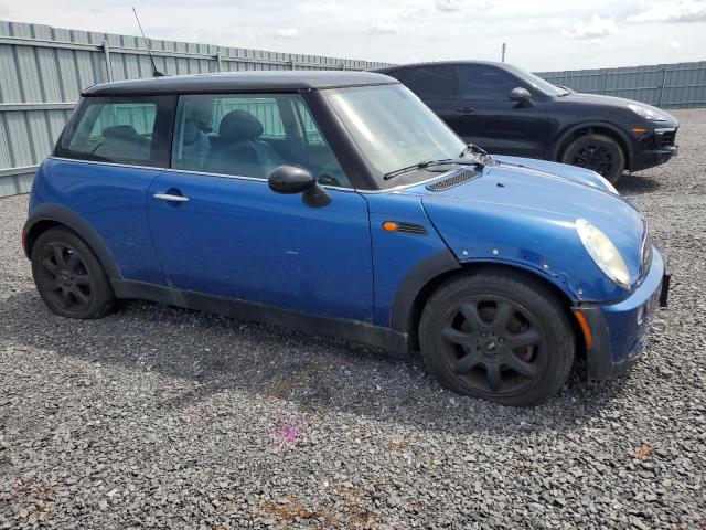 WMWRC33556TK16504 - 2006 MINI COOPER BLUE photo 4