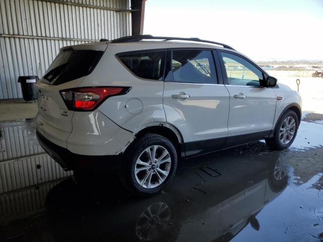 1FMCU0GD7JUD07908 - 2018 FORD ESCAPE SE Blanc photo 3