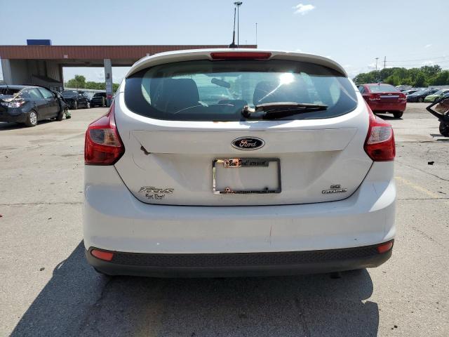 1FADP3K26DL237390 - 2013 FORD FOCUS SE WHITE photo 6