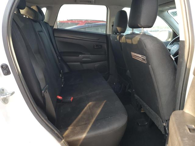 4A4AP3AU8FE005065 - 2015 MITSUBISHI OUTLANDER SPORT ES WHITE photo 11