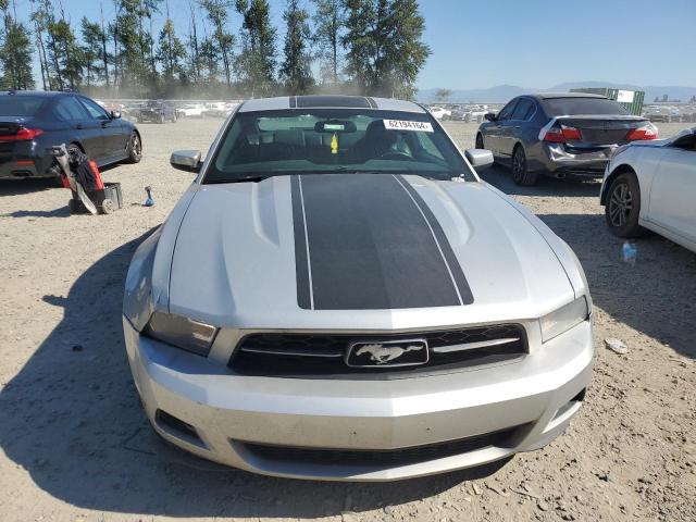 1ZVBP8AN2A5141859 - 2010 FORD MUSTANG SILVER photo 5