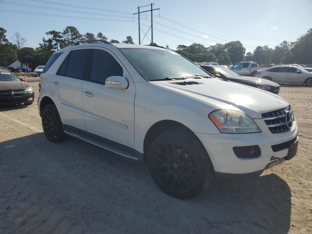 4JGBB22E68A400122 - 2008 MERCEDES-BENZ ML 320 CDI WHITE photo 4