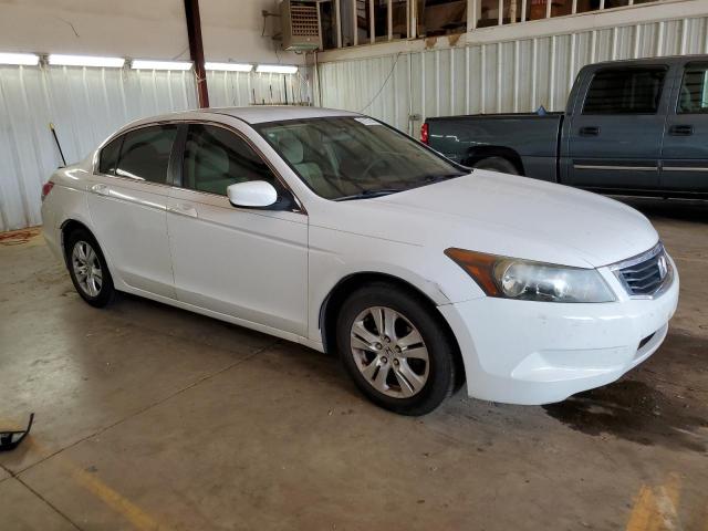 1HGCP26419A083011 - 2009 HONDA ACCORD LXP WHITE photo 4