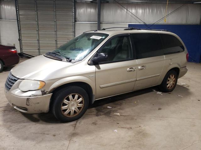 2C4GP54L05R355632 - 2005 CHRYSLER TOWN & COU TOURING Qızıl foto 1