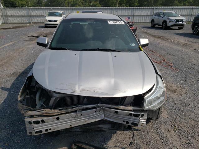 1FAHP36N29W109370 - 2009 FORD FOCUS SES SILVER photo 5