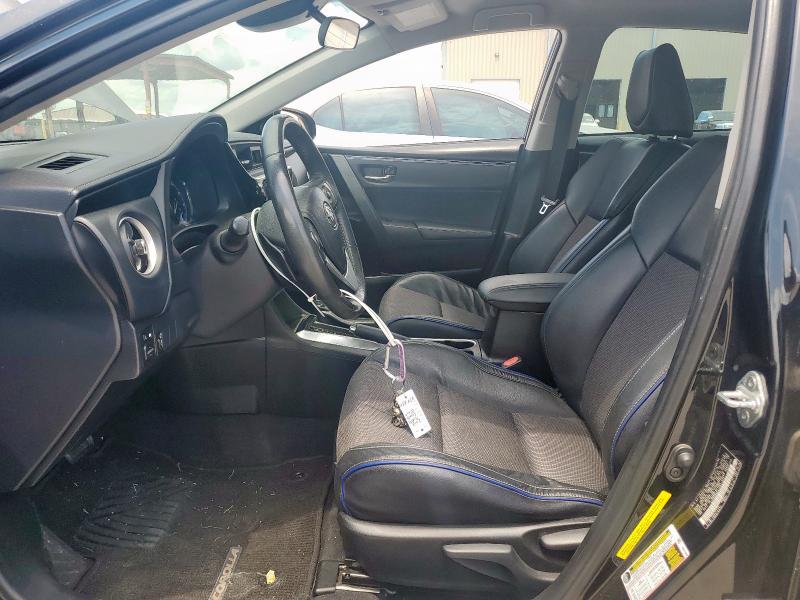 5YFBURHEXJP811023 - 2018 TOYOTA COROLLA L BLACK photo 7