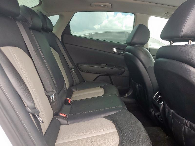 5XXGU4L15KG301847 - 2019 KIA OPTIMA EX WHITE photo 10