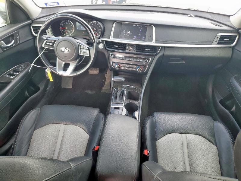 5XXGU4L15KG301847 - 2019 KIA OPTIMA EX WHITE photo 8