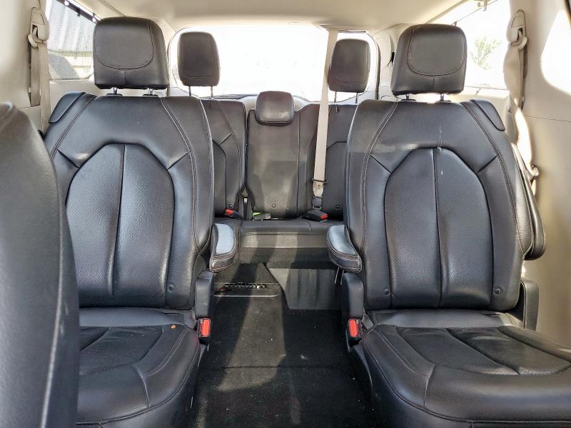 2C4RC1BG4KR561325 - 2019 CHRYSLER PACIFICA TOURING L SILVER photo 10