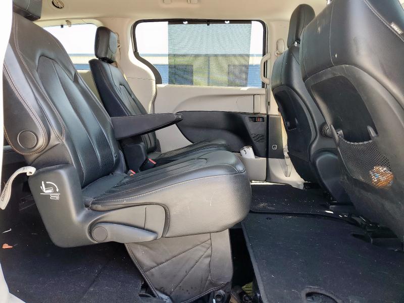 2C4RC1BG4KR561325 - 2019 CHRYSLER PACIFICA TOURING L SILVER photo 11