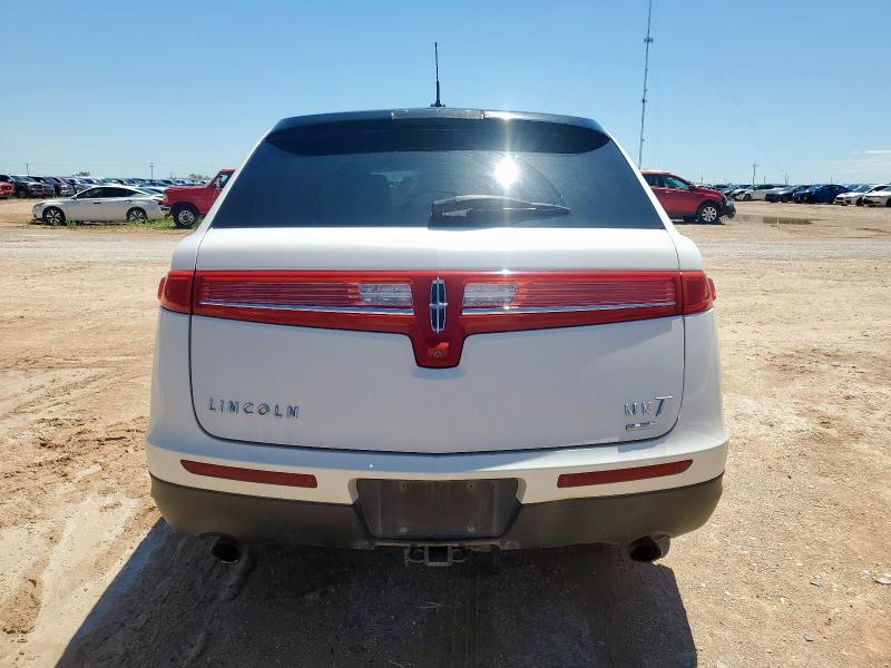2LMHJ5AT4DBL53884 - 2013 LINCOLN MKT WHITE photo 6