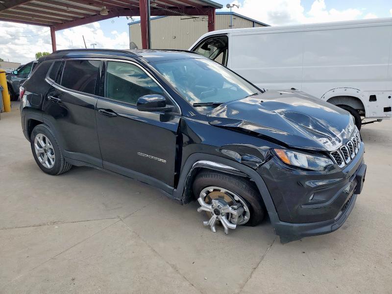 3C4NJDBN1ST523066 - 2025 JEEP COMPASS LATITUDE BLACK photo 4