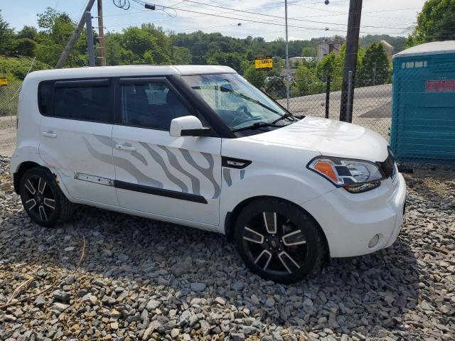 KNDJT2A25B7726552 - 2011 KIA SOUL + WHITE photo 4