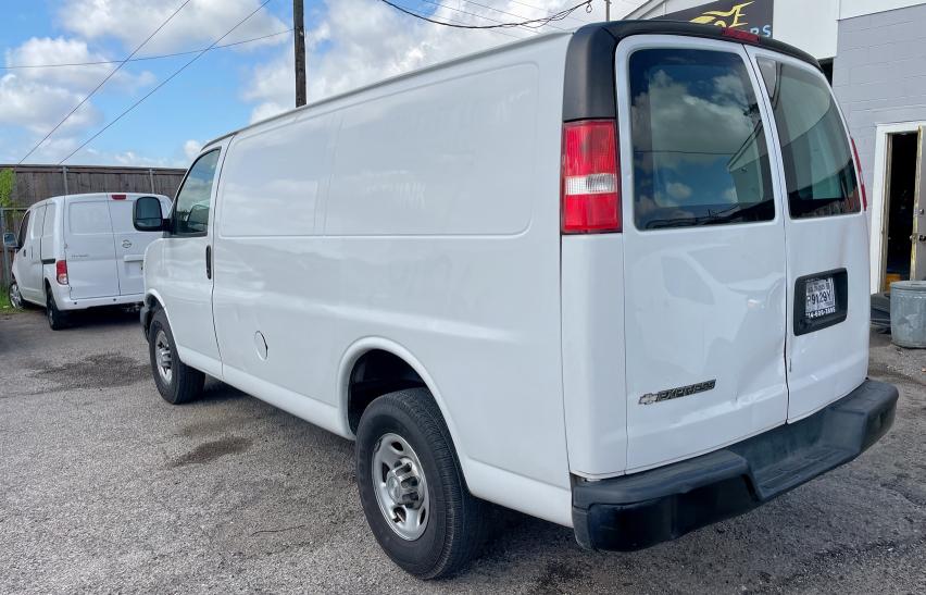 1GCWGAFP8K1370612 - 2019 CHEVROLET EXPRESS G2 WHITE photo 3