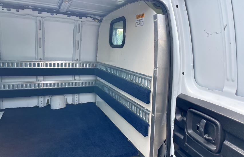 1GCWGAFP8K1370612 - 2019 CHEVROLET EXPRESS G2 WHITE photo 6