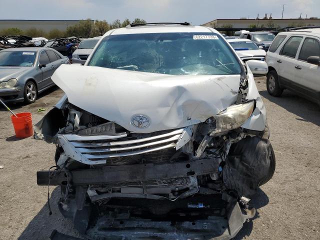 5TDDK3DCXDS060470 - 2013 TOYOTA SIENNA XLE WHITE photo 5