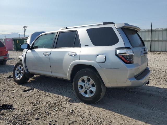 JTEMU5JR9N5972542 - 2022 TOYOTA 4RUNNER SR5/SR5 PREMIUM SILVER photo 2