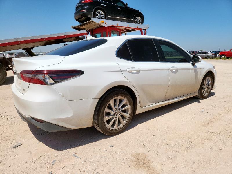 4T1C11AK2MU418733 - 2021 TOYOTA CAMRY LE WHITE photo 3