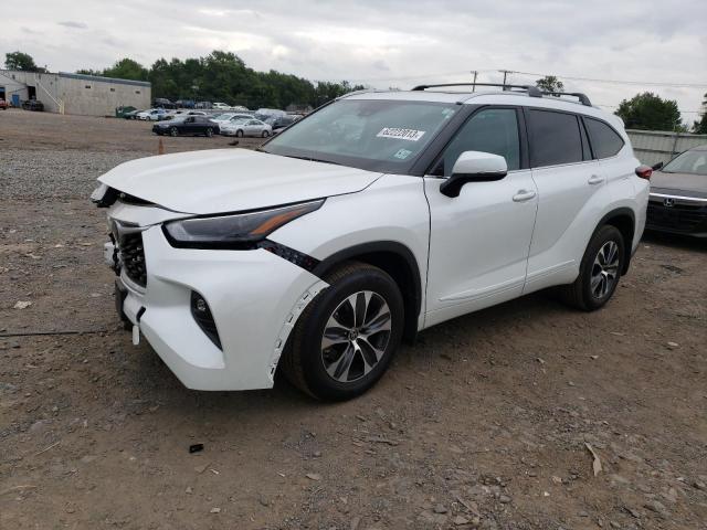 5TDGZRBH2NS222135 - 2022 TOYOTA HIGHLANDER XLE Weiß Foto 1