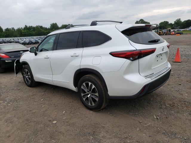 5TDGZRBH2NS222135 - 2022 TOYOTA HIGHLANDER XLE Weiß Foto 2