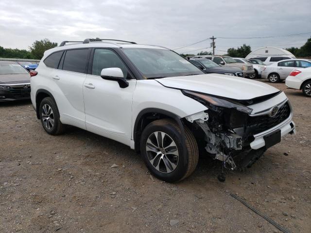 5TDGZRBH2NS222135 - 2022 TOYOTA HIGHLANDER XLE Weiß Foto 4
