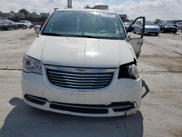 2C4RC1GG8CR327599 - 2012 CHRYSLER TOWN & COU LIMITED WHITE photo 5