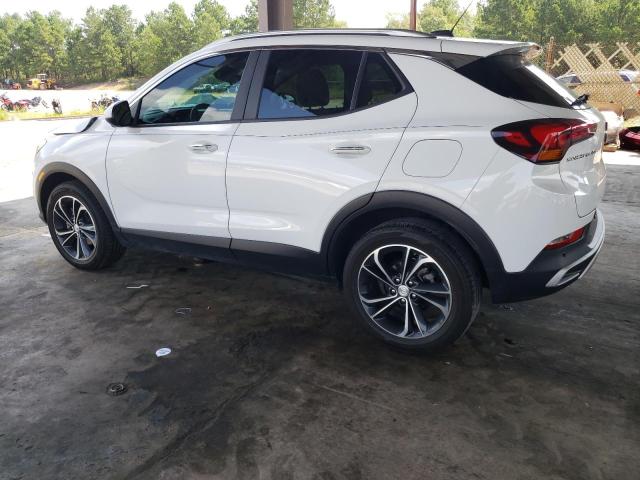 KL4MMDSLXLB135638 - 2020 BUICK ENCORE GX SELECT WHITE photo 2