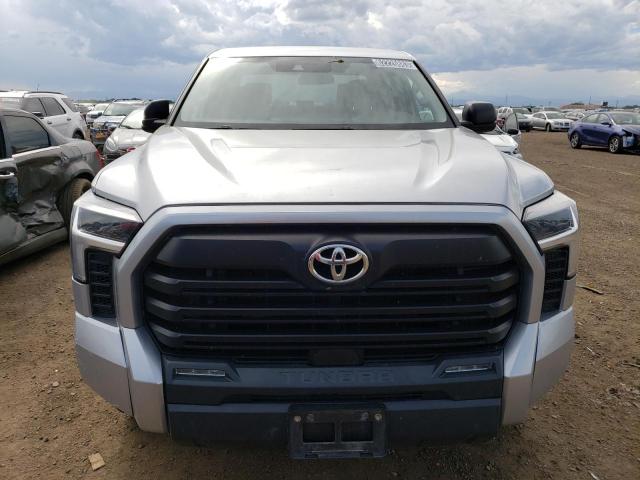 5TFLA5DBXNX011542 - 2022 TOYOTA TUNDRA CREWMAX SR SILVER photo 5