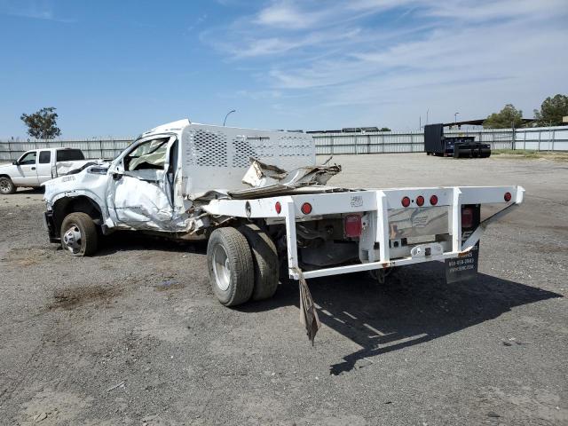 1GD38PE7XNF281972 - 2022 GMC SIERRA C3500 WHITE photo 2