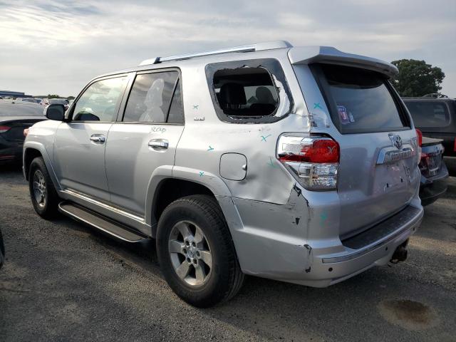 JTEBU5JR4A5020727 - 2010 TOYOTA 4RUNNER SR5 SILVER photo 2