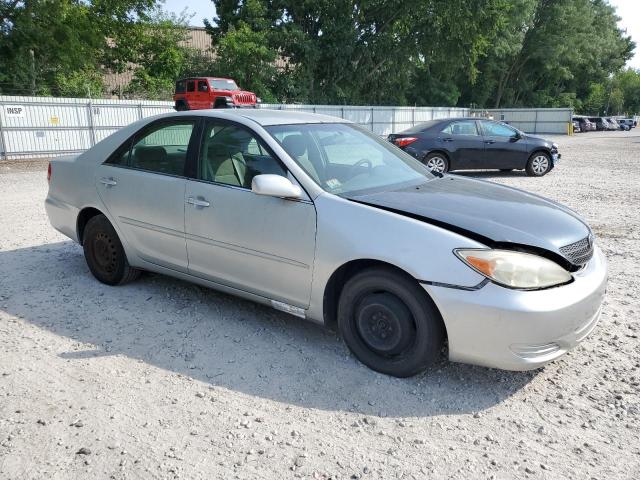 4T1BE32K82U110232 - 2002 TOYOTA CAMRY LE SILVER photo 4