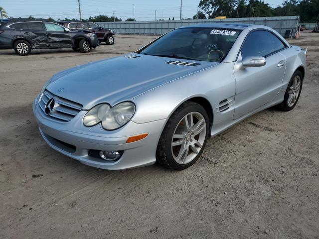 WDBSK71F28F139021 - 2008 MERCEDES-BENZ SL 550 SILVER photo 1