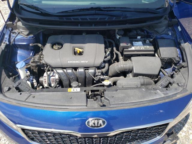 3KPFL4A79HE122072 - 2017 KIA FORTE LX BLUE photo 11