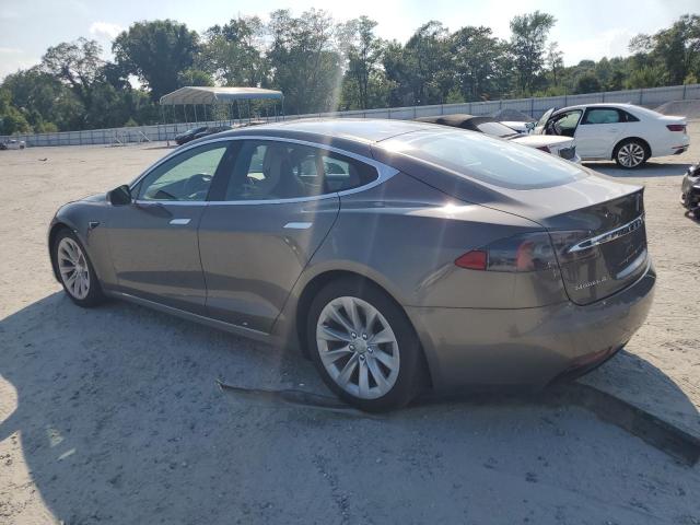 5YJSA1E2XHF173740 - 2017 TESLA MODEL S Qəhvəyi foto 2