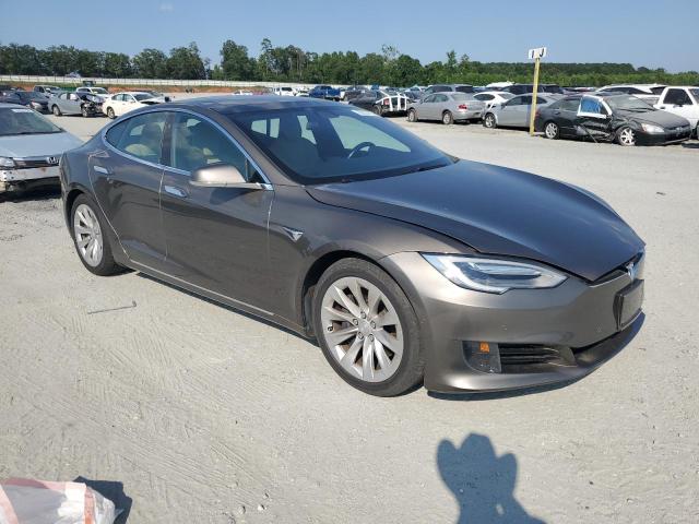 5YJSA1E2XHF173740 - 2017 TESLA MODEL S Qəhvəyi foto 4