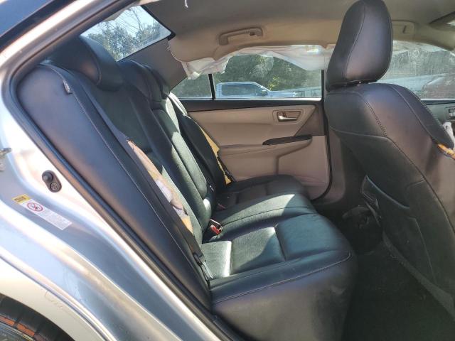 4T1BF1FKXFU977133 - 2015 TOYOTA CAMRY LE SILVER photo 10