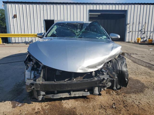 4T1BF1FKXFU977133 - 2015 TOYOTA CAMRY LE SILVER photo 5