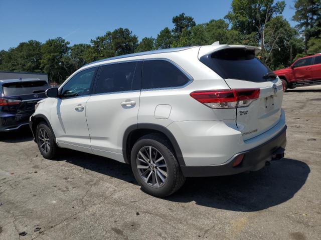 5TDKZRFHXHS526256 - 2017 TOYOTA HIGHLANDER SE WHITE photo 2