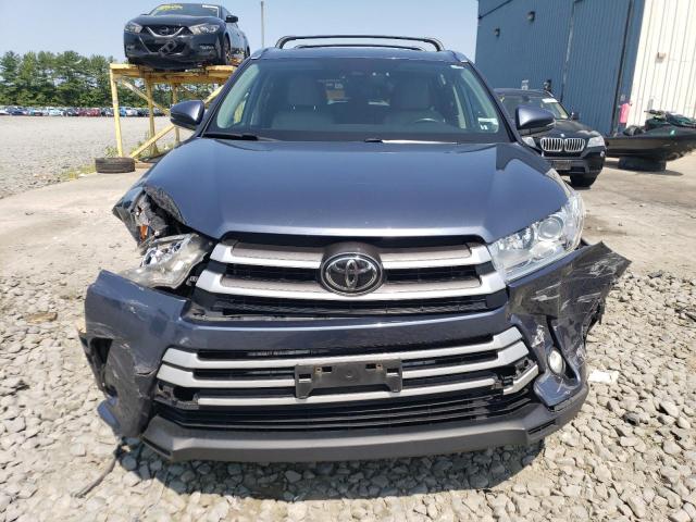 5TDJZRFH7JS848421 - 2018 TOYOTA HIGHLANDER SE BLUE photo 5