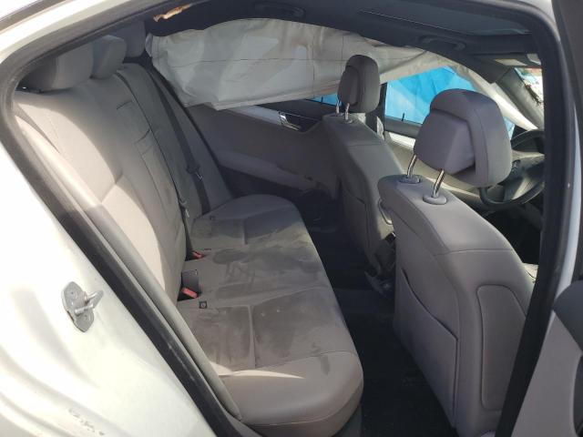 WDDGF81X08F198844 - 2008 MERCEDES-BENZ C 300 4MATIC WHITE photo 11