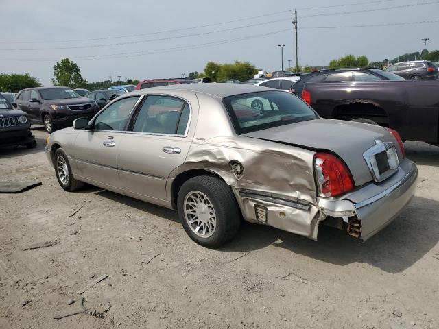 1LNHM82W31Y697251 - 2001 LINCOLN TOWN CAR SIGNATURE TAN photo 2