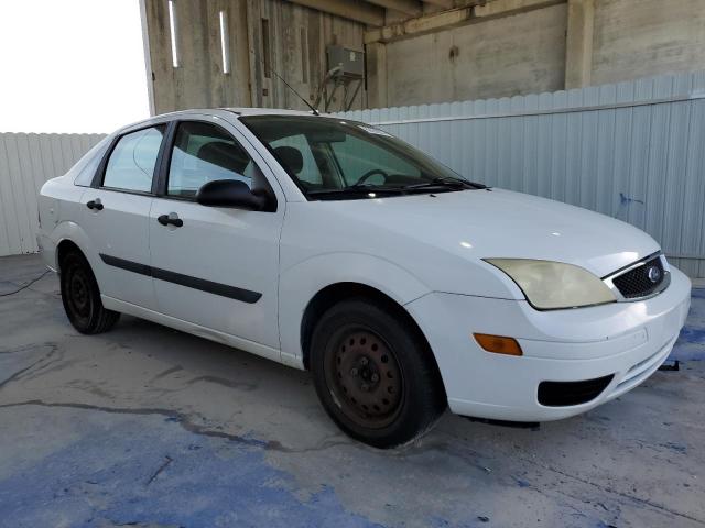 1FAFP34N37W267773 - 2007 FORD FOCUS ZX4 WHITE photo 4